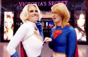 Power Girl vs Supergirl