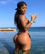 Lira Galore