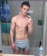 Fit Twink Selfie