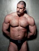 Is there anything hotter than a big, masculine, daddy with #beefy, #muscular build? Woof!