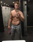 Shirtless in the locker room (X-Post /r/guysinsweatpants)