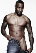 Tyson Beckford demonstrating that 42 looks damn good. (Slightly NSFW)