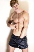 Giovanni Bonamy (@GioBoyParis) grabbing the goods