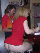 Nina Hartley signing autographs