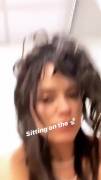 Lily Allen naked on toilet [gif]