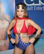 Dillion Harper at AVN AEE 2016