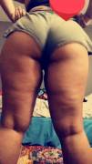 This lighting shows off my curves and cellulite 