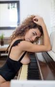 Piano boobie woobie