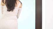 Sharon Lee masturbates while dude jerks off in bathtub