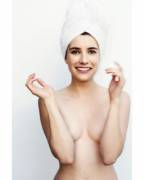 Emma Roberts elbow bra