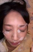 Japanese slut gets a facial