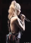 SNSD - Taeyeon's nude back