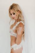 Just another smokin' hot blonde bridal boudoir set (AIC)