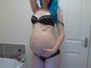 31 weeks pregnant bath! (mini album)