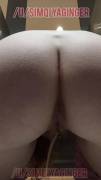 A quick mall piss ~ [f]