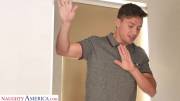 COUGAR REAGAN FOXX SEDUCES THE CABLE GUY
