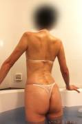 Japanese MILF new swimsuit wet test 2