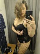 [F] Changing room selfie