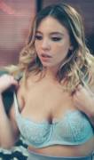 Handsmaid Tale’ Sydney Sweeney exposes Gorgeous Hangers with a shy 