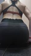 Ass in Yoga pants ... u/BlondEvl