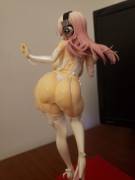 Glazing Sonico's Thick Ass