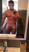 Fabien Sassier in front of a mirror