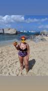 How many coconuts can you find in this pic of me on vacation 