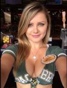 Super sexy Packers fan!