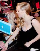 Amanda Seyfried autograph signing nipple peek