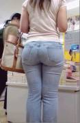 Fills that jeans up nicely