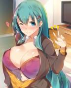 Suzuya shows off her new bra 