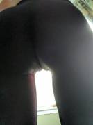 Black yoga pants