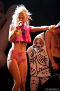 Yolandi