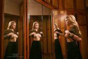 Lara Stone flashing the mirror