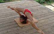 Splits above her head