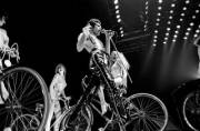 Freddie Mercury surrounded by strippers during Queen concert in New York, 1978 [xpost /r/OldSchoolCool]