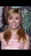 Jennette McCurdy Looking Cute