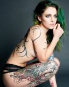 The babeliest babe that ever babed, Venomblackbird/Venom Suicide.