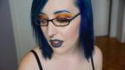 Rust colored eyes &amp; gray lips