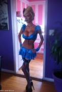 Blue lipped bimbo (from /r/bimbofetish)