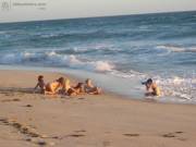 Behind the scenes: the girls shooting porn at the beach