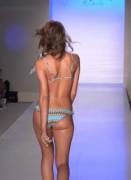 Daniela Lopez on the runway (x-post from /r/OnStageGW)