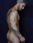 Tasteful art on a tasty body
