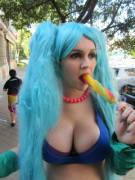 Arcade Sona sucking and sharing huge boobs