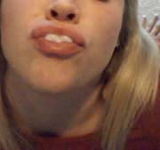 cum kisses (f)or ya