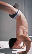 Handstand bulge