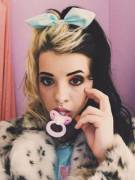 Who else loves everything about Melanie Martinez?