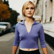 Julia Stiles