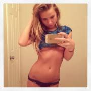 Underboob selfie