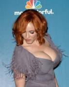 Christina Hendricks (x-post /r/christinahendricks)